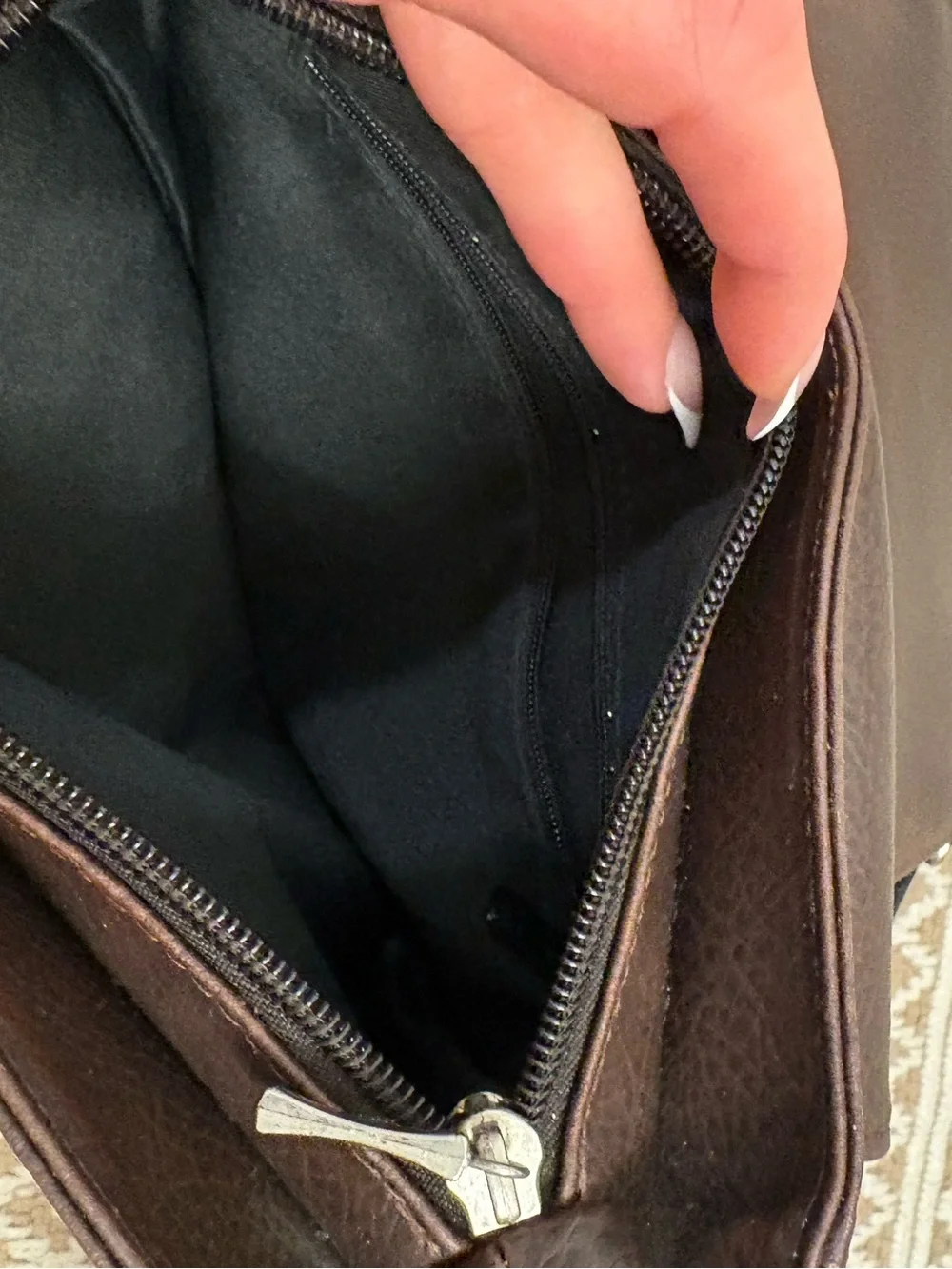 Emporio Armani compact unisex